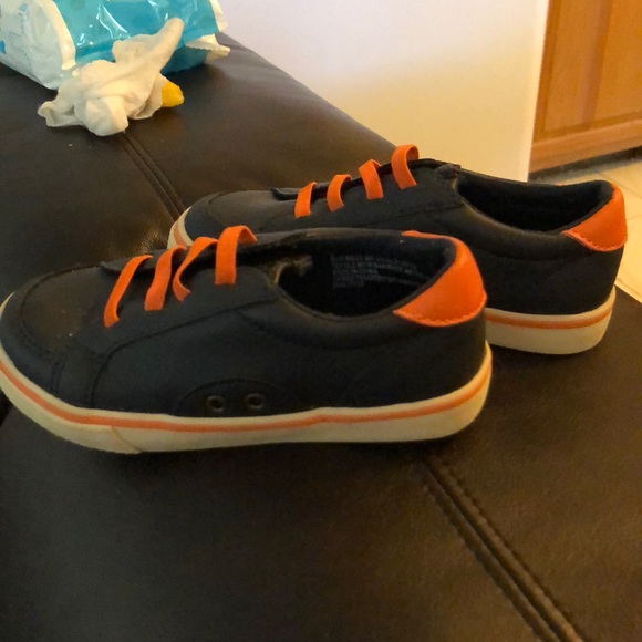 Cat and jack size 9 toddler shoe - Picture 2 of 2